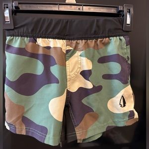 TACHUNTFISH Kids Athletic Shorts - Woodland Camo